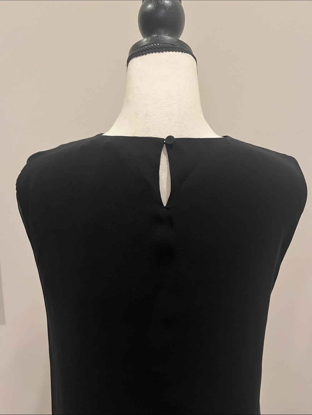 BCBGMaxAzria Lorielle Black Silk Sleeveless Top NWT Flowy Layered Elegant Small - Picture 7 of 14